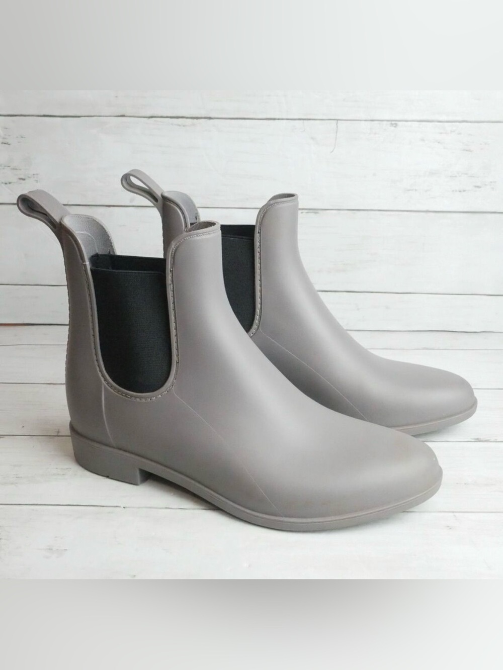 Capelli of New York Gray Chelsea Ankle Rain Boots